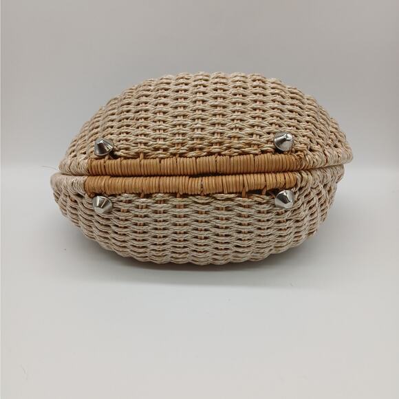 Straw Studios Hand Made Straw Handbag Shell Shape Boho Beach Resort Vacation - Picture 3 of 8